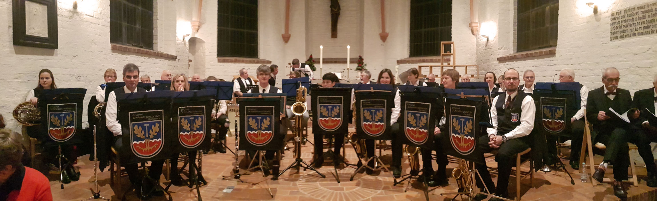 Orchester-Auftritt-Kirche